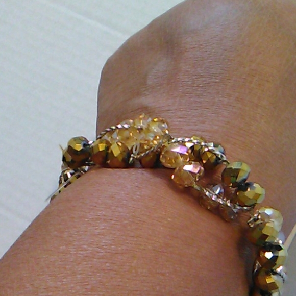 Nwt Goldtone crystal bracelet - Picture 3 of 8